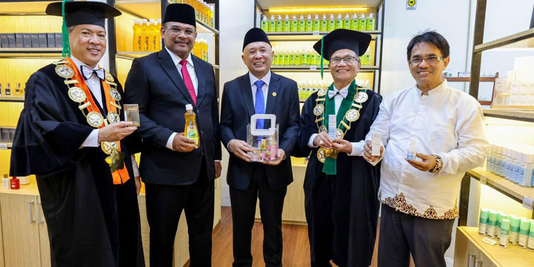 Koperasi Inovac Ekspor Komoditas Unggulan Minyak Nilam Aceh ke Prancis - menkop - www.indopos.co.id