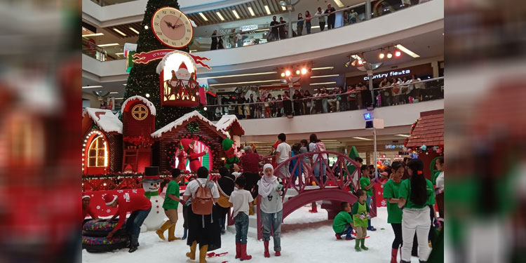 Event perayaan Natal dan Tahun Baru dengan tema It's Christmas Time yang diadakan oleh Mal Ciputra Jakarta, Sabtu (9/12/2023). Foto: istimewa (Deni Firmansyah/Indopos.co.id)