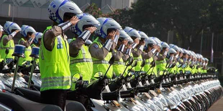Polri Bersiaga Amankan Perayaan Natal dan Tahun Baru 2024 - polisi 1 - www.indopos.co.id