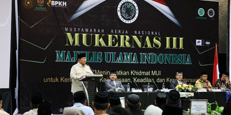 Calon Presiden Prabowo Subianto saat menghadiri Musyawarah Kerja Nasional (Mukernas) III Majelis UIama Indonesia (MUI) di Hotel Mercure Ancol, Jakarta, Sabtu (2/12/2023) malam. (Dok TKN Prabowo-Gibran)