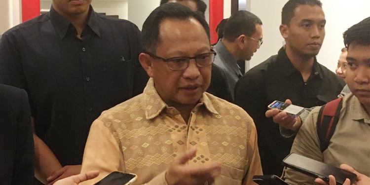 Menteri Dalam Negeri (Mendagri) Tito Karnavian memberikan keterangan soal polemik draf RUU DKJ yang menyebutkan gubernur Jakarta ditunjuk presiden. Foto: Indopos.co.id / Dhika Alam Noor