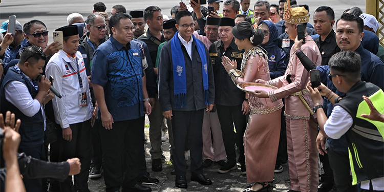 Capres Anies Baswedan tiba di Gorontalo, Senin (8/1/2024). Foto: Dok TimNas AMIN