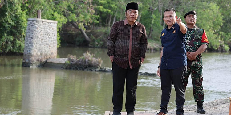 Pj Gubernur Banten Al Muktabar Tinjau persiapan kegiatan Kick Off Tanara Clean Up (Humas Pemprov Banten)