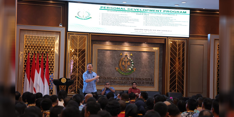 Kejagung Gandeng Ary Ginanjar Gelar Seminar Motivasi Diklat Teknis Menyongsong Indonesia Emas 2045 - esq - www.indopos.co.id