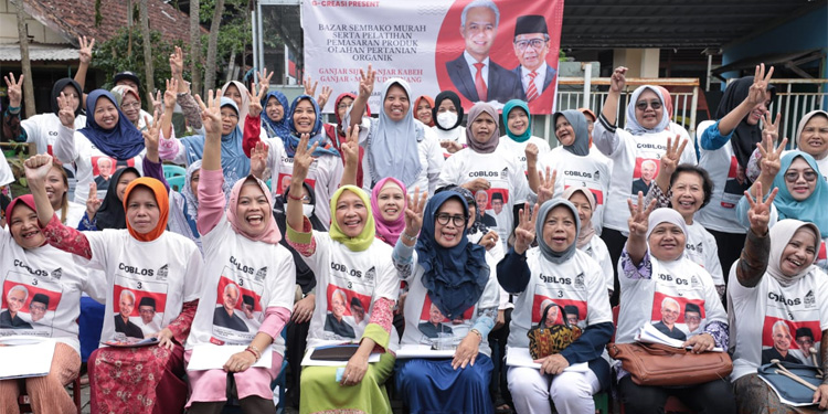 Kembangkan Produk UMKM ke Mancanegara, Emak-emak di Jawa Timur Suarakan: Ganjar-Mahfud Menang Pilpres 2024 - gp 2 - www.indopos.co.id