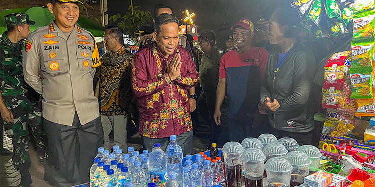 Pj Wali Kota Tangerang, Nurdin bersama dengan jajaran Forkopimda Kota Tangerang melakukan monitoring ke sejumlah titik keramaian di Kota Tangerang, Minggu (31/12/2023). Foto: Dok. Ist