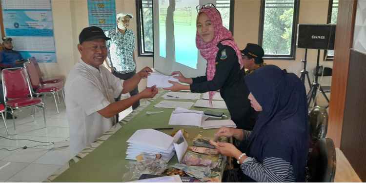 KPU Kota Tangerang mulai menyalurkan Biaya Operasional (BOP) Kelompok Penyelenggara Pemungutan Suara (KPPS) secara bertahap ke 5.175 Tempat Pemungutan Suara (TPS). Foto: Dok Ist