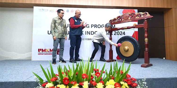 Sampoerna Lanjutkan Program UMKM Indonesia untuk Transformasi Digital di 2024 - sampoerna - www.indopos.co.id