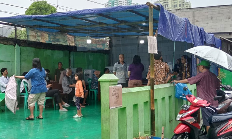 Diguyur Hujan Deras, Sejumlah TPS di Pademangan Kebanjiran - tps hujan - www.indopos.co.id