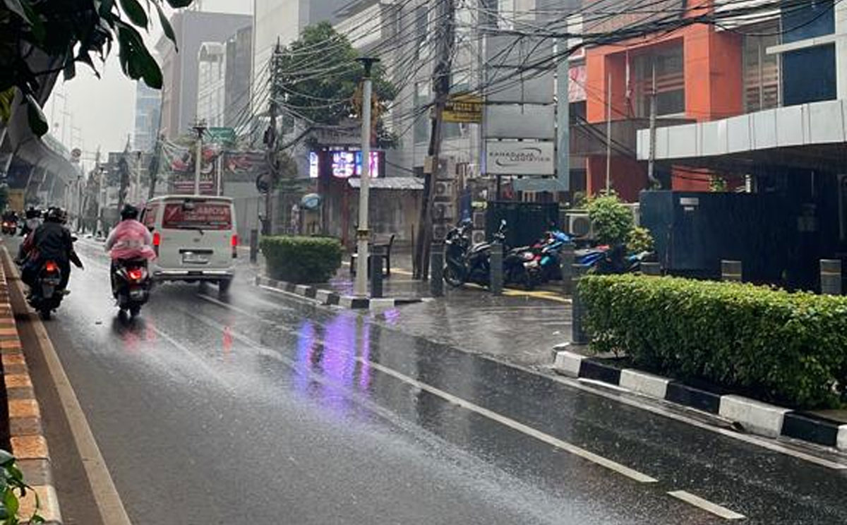 Prakiraan Cuaca, Hujan Guyur Sebagian Besar Jakarta Mulai Siang - Www ...