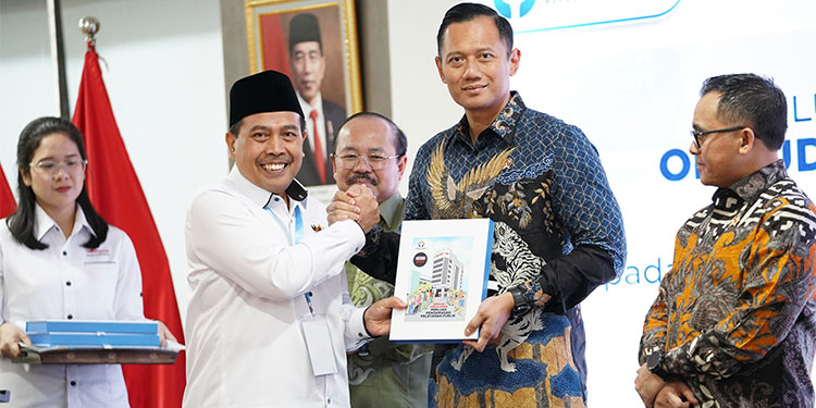 Menteri ATR/Kepala BPN Agus Harimurti Yudhoyono (AHY) ketika menghadiri Peluncuran Laporan Tahunan Ombudsman RI Tahun 2023 di Aula Ombudsman RI, Jakarta, pada Kamis (14/3/2024). (Dok. Kementerian ATR/BPN)