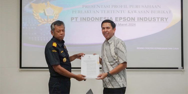 Kanwil Bea Cukai Jakarta memberikan izin perlakuan tertentu kepada PT Indonesia Epson Industry. (Dok. Bea Cukai Jakarta)