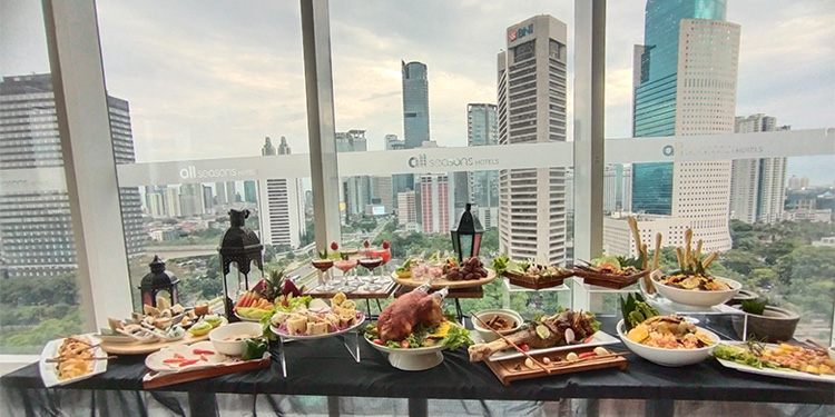 Skyloft restaurant by All Seasons Jakarta Thamrin menawarkan beragam kuliner menarik selama Ramadhan 2024. Foto: Dok. All Seasons Jakarta Thamrin