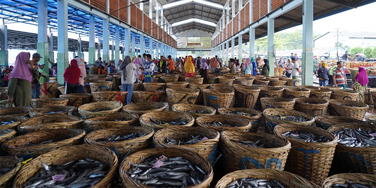 Ilustrasi salah satu pasar dan tempat pelelangan ikan di Jakarta. Foto: Humas KKP for indopos.co.id