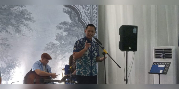 Menteri ATR/BPN Agus Harimurti Yudhoyono saat menggelar halal bihalal di Rumah Dinas, Kuningan, Jakarta. Kamis (18/4/2024). Foto: Feris Pakpahan/INDOPOS.CO.ID