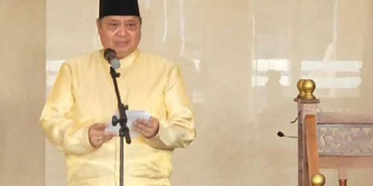 Ketua Umum Partai Golkar pagi ini, Rabu (10/4/2024) melaksanakan Salat Idulfitri bersama pengurus DPP di Masjid Ainul Hikmah yang berada di dalam kompleks kantor Dewan Pimpinan Pusat Golkar, Slipi, Jakarta Barat. (dil/indopos.co.id)
