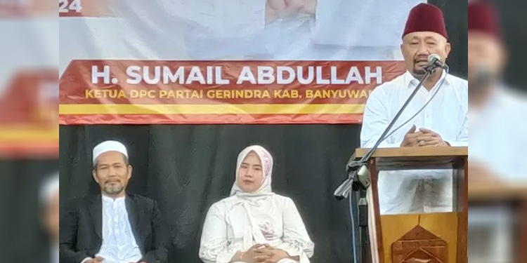 Ketua DPC Gerindra Bayuwangi Sumail Abdullah memberikan kata sambutan di Cafe Hedon, Jalan Gajahmada, Banyuwangi, Jawa Timur, Minggu (31/3) lalu. Foto: Ist