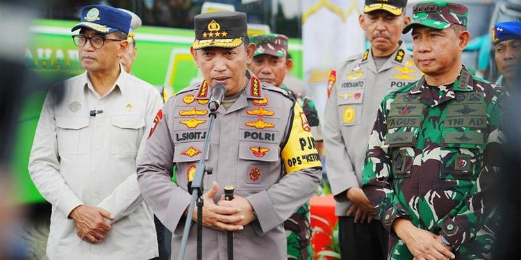 Kapolri Jenderal Listyo Sigit Prabowo melepas 58.000 pemudik program Mudik Gratis Polri Presisi 2024. Foto: Instagram/@listyosigitprabowo