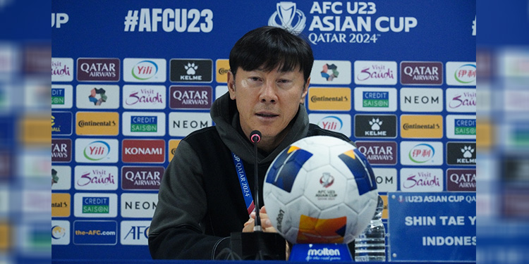 Pelatih Timnas Indonesia U-23 Shin Tae-yong memberikan keterangan pers, setelah laga Indonesia melawan Timnas Korea Selatan U-23 dalam kompetisi Piala Asia U-23 2024. (Dok. PSSI)