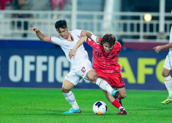 Pratama Arhan dihadang pemain timnas Korea Selatan pada perempat final Piala Asia U-23. (Dok PSSI)