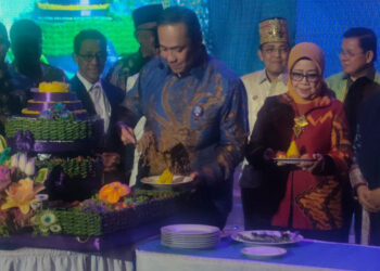 Presiden ESQ Corp, Ary Ginanjar Agustian saat di acara Milad ke-24 di Gedung 165, Jakarta Selatan. (Feris Pakpahan/INDOPOS.CO.ID)