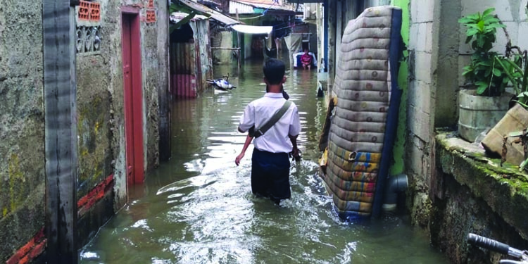 21 RT Di Jakarta Terendam Banjir Akibat Hujan Deras Dan Rob - Www ...