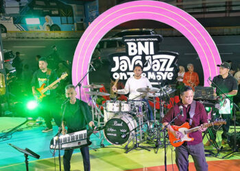 Bank Negara Indonesia (BNI) sebagai sponsor utama, siap mendukung gelaran BNI Java Jazz Festival pada 24-26 Mei 2024 di Jakarta International Expo (JIExpo) Kemayoran yang diselenggarakan oleh Java Festival Production. Sebagai rangkaian acara tersebut, BNI menghadirkan BNI Java Jazz on The Move (BNI JJOTM) Special Edition di Anjungan Sarinah Jakarta, Jumat (3/5/2024). Foto: BNI