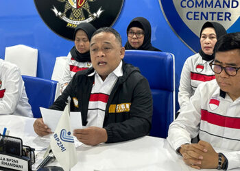 Kepala Badan Pelindungan Pekerja Migran Indonesia (BP2MI) Benny Rhamdani memberikan keterangan pers soal permintaaan kepada pemerintah mengeluarkan barang milik PMI di pelabuhan.  (Indopos.co.id / Dhika Alam Noor)