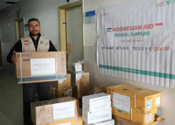Dompet Dhuafa telah menyalurkan bantuan medis yang merupakan amanah donasi dari Deca Group untuk warga Gaza di Palestina. Bantuan ini berupa pasokan medis yang disalurkan kepada Rumah Sakit Kamal Adwan, Gaza Utara pada Rabu (10/1/2024). Foto: Dok. Dompet Dhuafa