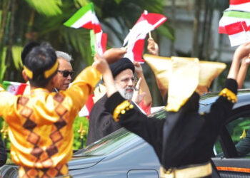 Presiden Joko Widodo menyambut kunjungan kenegaraan Presiden Ebrahim Raisi di Istana Kepresidenan Bogor, Jawa Barat pada tahun 2023. Foto: Dok Setkab/Agg