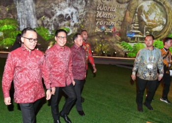 Mendes PDTT Abdul Halim Iskandar mendampingi Presiden Jokowi menjamu pemimpin dan delegasi KTT WWF ke-10. Foto: Dok. Kemendes PDTT