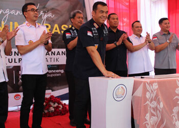 Dirjen Imigrasi Kemenkumham, Silmy Karim meresmikan Unit Layanan Paspor (ULP) di Pulau Sebatik, Kalimantan Utara. (Ditjen Imigrasi)